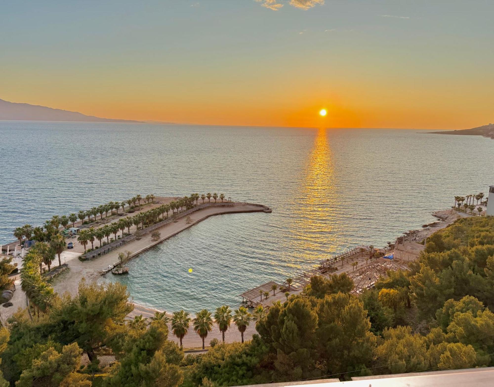 Helia Seaside Hotel Sarandë Eksteriør billede