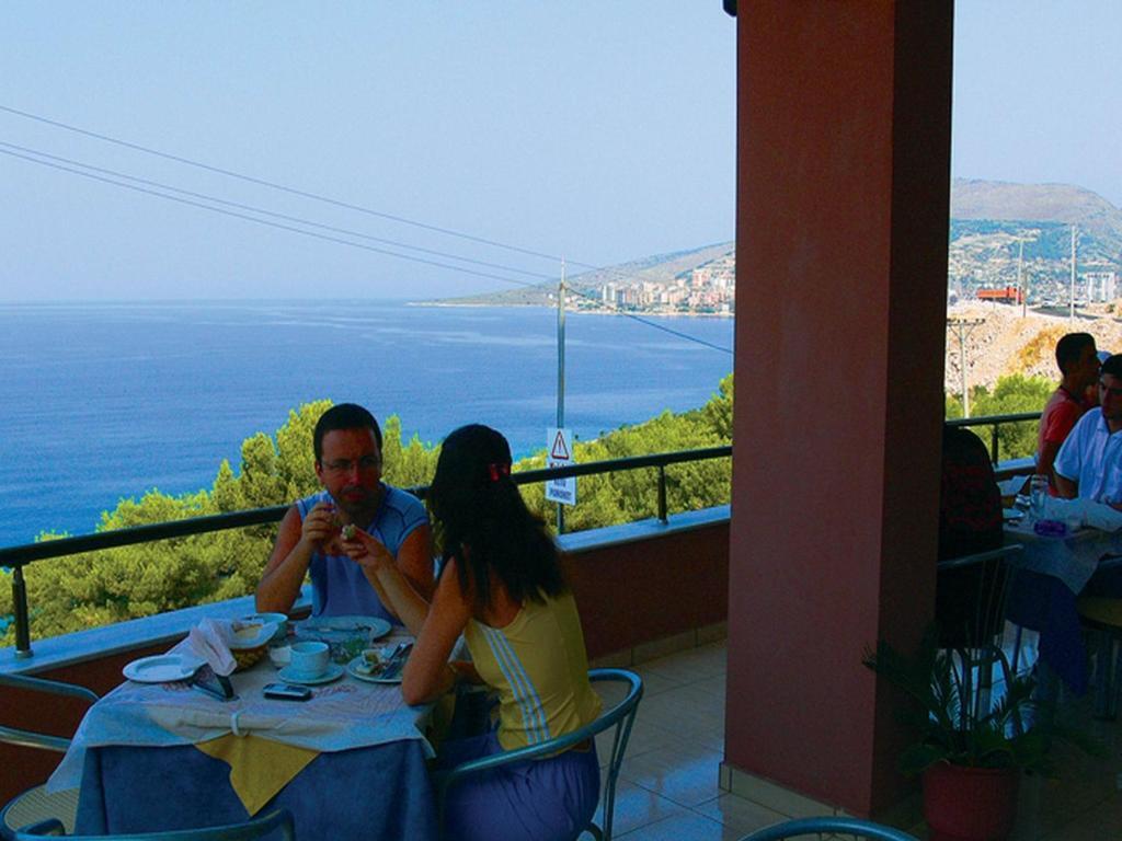 Helia Seaside Hotel Sarandë Eksteriør billede