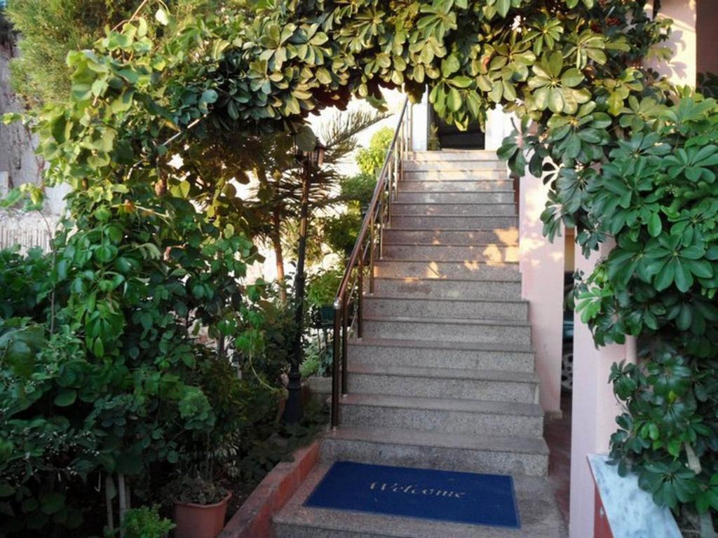 Helia Seaside Hotel Sarandë Eksteriør billede